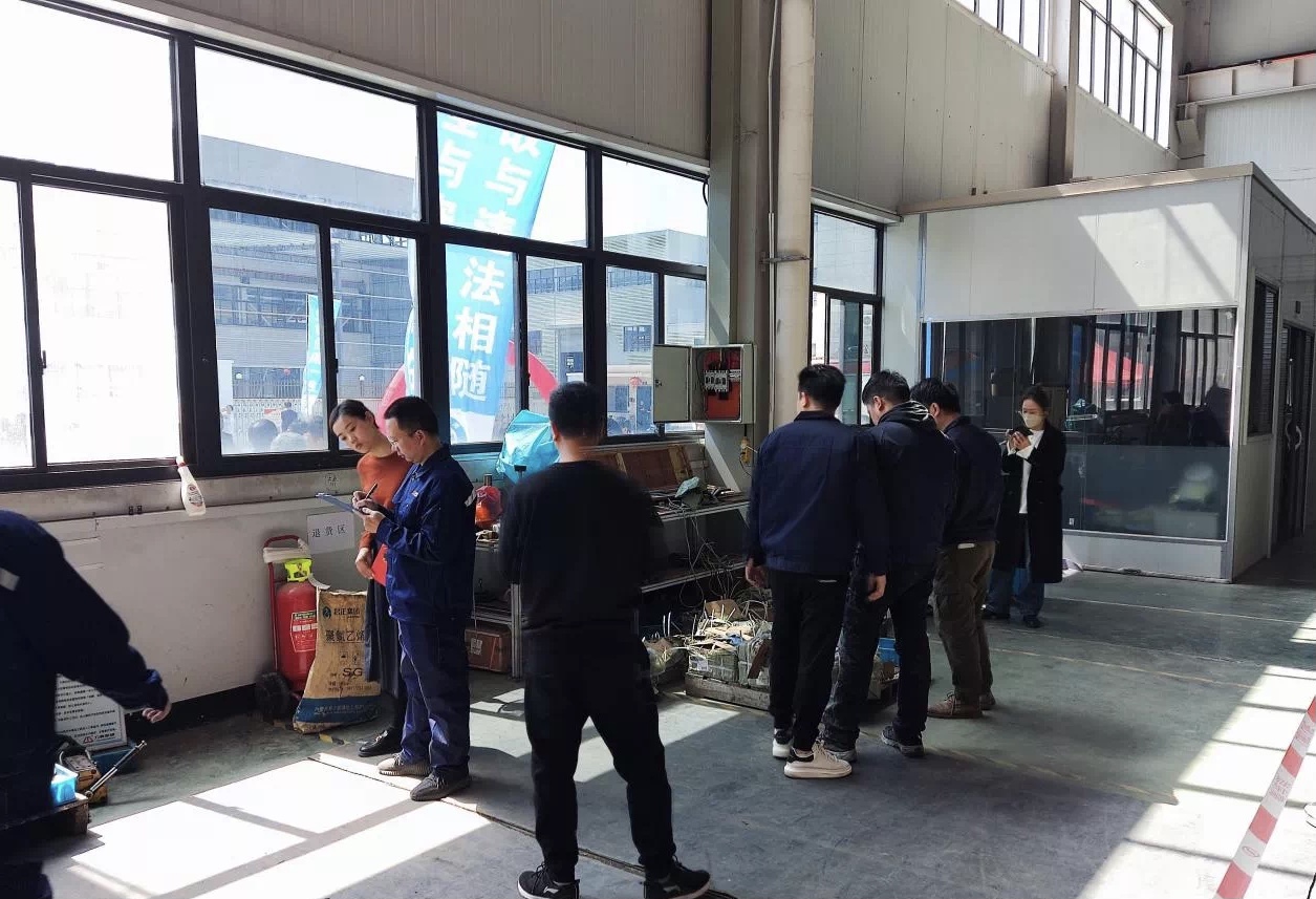 Ծ(zhn) δȻҿh_(ki)չɭ(yng)ģM